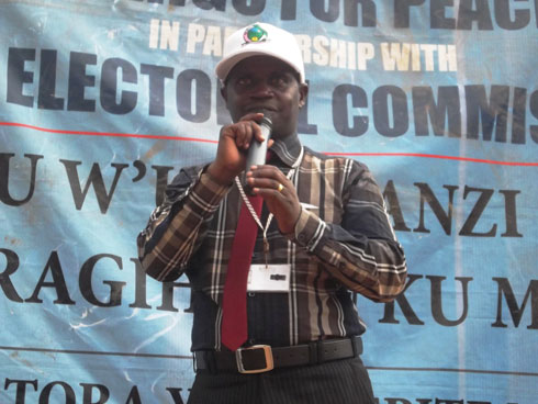 Umuhuzabikorwa w'amatora muri Rutsiro na Karongi yasabye abaturage kuzitabira amatora ari benshi bitwaje ikarita y'itora n'indangamuntu.