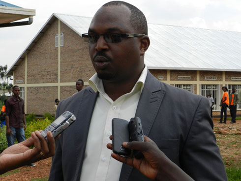 Umuhuzabikorwa w'ikigo cy'urubyiruko cya Kayonza avuga ko urubyiruko rwahuguwe ruzakurikiranwa mu gihe cy'amezi icyenda runafashwa guhuzwa n'ibigo by'imari iciriritse.