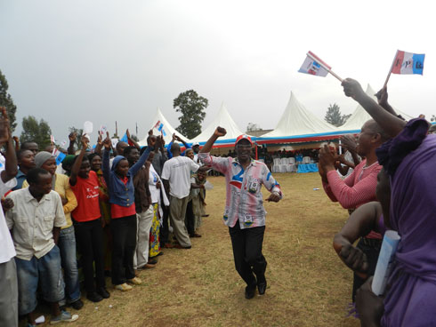 Umukandida-depite Habimana Saleh mu bayoboke ba FPR ku kibuga cya Polisi i rwamagana.