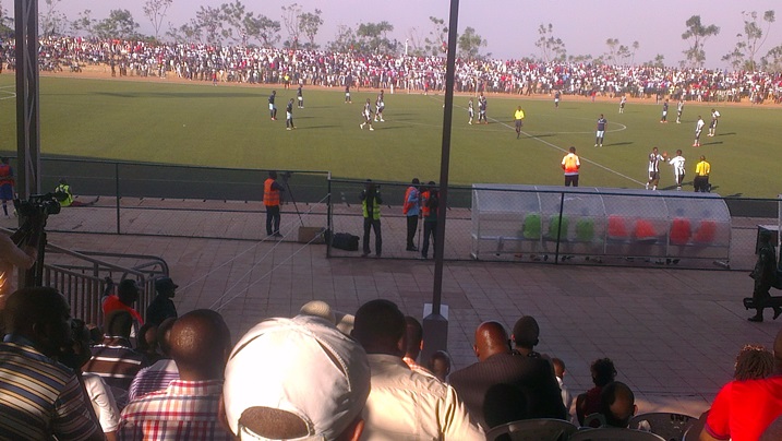 Umukino warebwe n'abafana baringaniye.