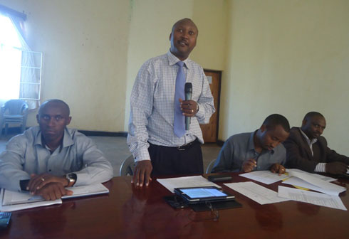 Umunyamabanga Nshingwabikorwa w'Intara y'Iburengerazuba, Jabo paul yasabye abayobozi kwirinda gusiragiza abaturage.