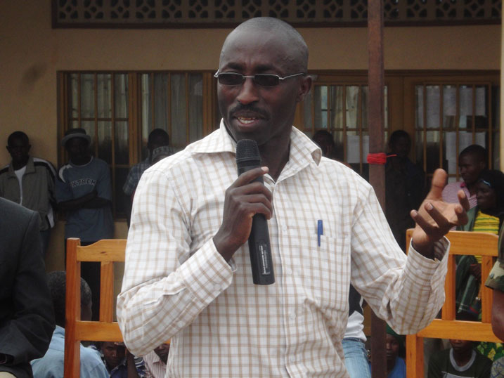 Umunyamabanga nshingwabikorwa w'umurenge wa Boneza yavuze ko umurenge uri gukorana bya hafi na EWSA kugira ngo abo baturage bishyurwe.