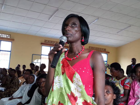 Umunyamabanga nshingwabikorwa wa AVEGA mu Ntara y'Amajyarugu Madame Umurerwa Caritas.