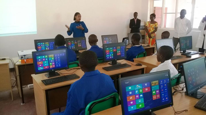 Umunyamabanga uhoraho muri Minisiteri y'urubyiruko n'ikoranabuhanga yashishikarije urubyiruko rwiga mu kigo cy'imyuga kwita ku masomo bahabwa kuko ari ay'agaciro.