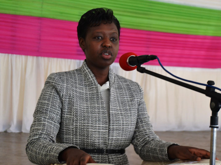 Umunyamabanga wa Leta Dr. Asiimwe ashimangira ko ikoranabuhanga rya ELMIS rizanoza imicungire y'imiti mu bitaro n'ibigo nderabuzima.