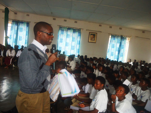 Umunyamabanga wa Leta muri MINEDUC, Dr Harebamungu Mathias asanga "Ndi Umunyarwanda" ari yo yonyine yubaka Ubunyarwanda bwuzuye kandi ngo nihaboneka n'inzitizi zizavanwaho.