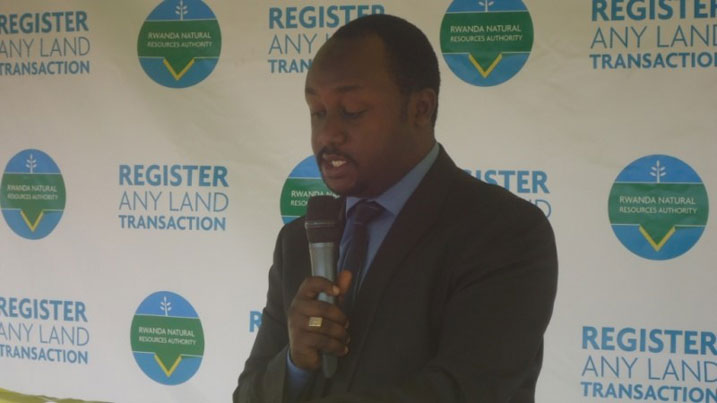 Umunyamabanga wa Leta muri Minisiteri y'umutungo kamere, Imena Evode, yasabye abaturage gukoresha ubutaka icyo bwagenewe.