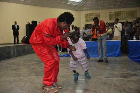 Umuraperi Jay Polly nawe yasusurukije abitabiriye ibyo birori.