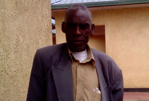 Umusaza Barangirana abwira abagabo bubatse ko inkoni itubaka.