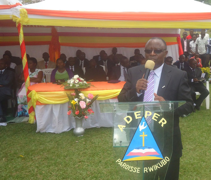 Umuvugizi w'Itorero ADEPR mu Rwanda, Pasitori Sibomana Jean, avuga ko gahunda ya Ndi Umunyarwanda izashyira iherezo ku macakubiri yaranzwe muri iyo torero.