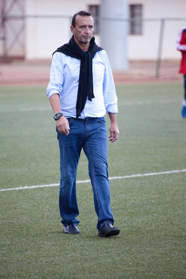 Umutoza w'u Rwanda Richard Tardy asanga abakinnyi bagomba gutozwa gutsinda bakiri mu makipe yabo.