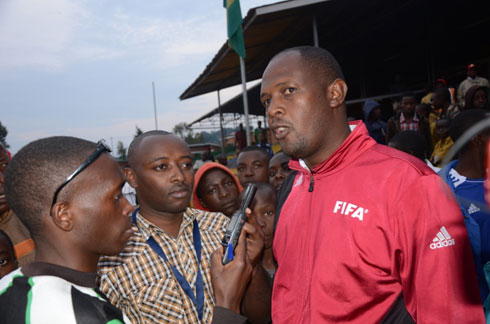 Umutoza wa Espoir FC mu kiganiro n'abanyamakuru nyuma y'umukino.