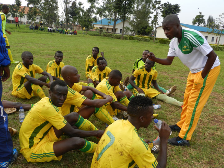 Umutoza wa Sunrise aha abakinnyi be amabwiriza yo gutsinda Rwamagana City FC.