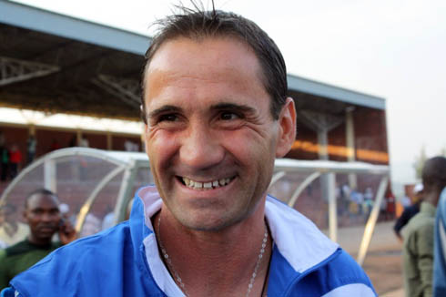 Umutoza wa Rayon Sport Didier Gomeza Da Rosa aragenda asatira igikombe.