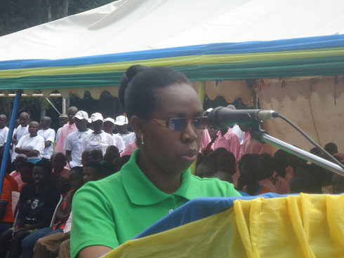 Umuvunyi mukuru ati "ni inshingano z'abayobozi guha serivisi abo bayobora ntacyo babatse".