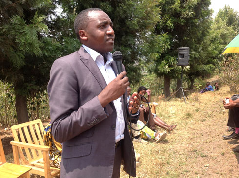 Umuyobozi w'akarere ka Nyamagabe, Mugisha Philbert yihanganishije umuryango wa Benimana.