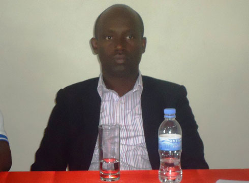 Umuyobozi w'ishami rya EWSA i Rwamagana arasaba abaturage kudahishira abiba insinga zirinda inkuba.