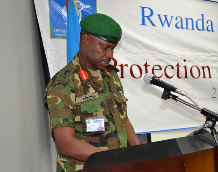 Umuyobozi w'ishuri rikuru rya gisirikare, Brig. Gen. Charles Karamba.