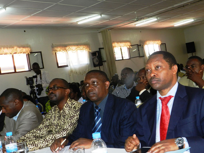 Umuyobozi wa RGB n'abayobozi bo mu Ntara y'Iburasirazuba bakurikiranye ibiganiro.