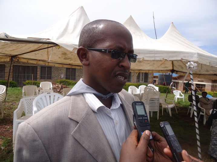 Umuyobozi wa SOS Village d'Enfants avuga ko icyo kigo kizarushaho kwegera abo babyeyi b'incike kugira ngo bakemurirwe ibibazo bafite.