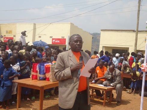 Umuyobozi wungirije Uhagarariye UNFPA mu Rwanda, Dr Munyakazi Alphonse yasabye ko abantu bose barinda abangavu inda zitateganyijwe.