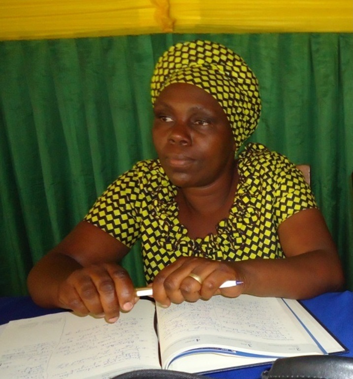 Umuyobozi w'akarere wungirije ushinzwe imibereho myiza y'abaturage Uwiragiye Priscilla.