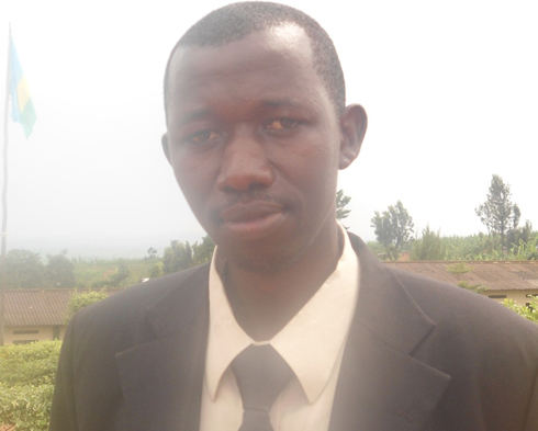 Umuyobozi wa G.S Mututu ahangayikishijwe n'ikibazo cy'umuyaga wabasenyeye amashuli.