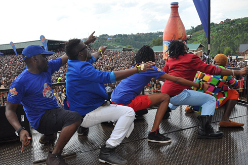 Urban Boyz babyina Sipiriyani na ba MC.