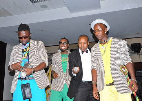 Urban Boys na Alex Muyoboke umujyanama wabo.