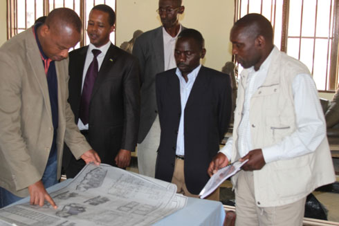 Uretse gushyira mu bikorwa ibyo biga abanyeshuri bashobora no kubishyira mu nyandiko bashushanya.