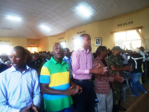 Urubyiruko n'abahanzi bari muri morale.