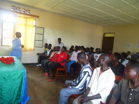 Urubyiruko rufashwa na Strive Foundation rwagize uruhare mu kungurana ibitekerezo ku buzima bw