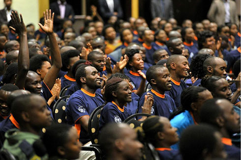 Urubyiruko rwishimiye guhabwa umwanya wo kubwirwa no gutanga ibitekerezo ku mateka yabo.