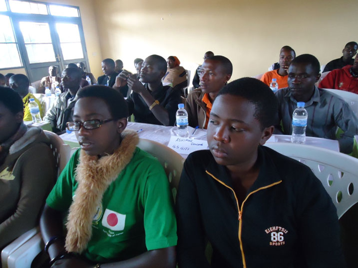 Urubyiruko rwo mu mashuri yisumbuye rwiyemeje kwirinda ibishuko.