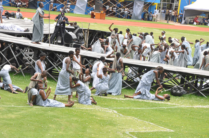 Mu mihango yabereye kuri sitadi Amahoro ya Remera muri Kigali, hakinwe umukino 'Shadows of Memory' werekanye uburyo ingengabitekerezo ya Jenoside yacengejwe mu bantu.