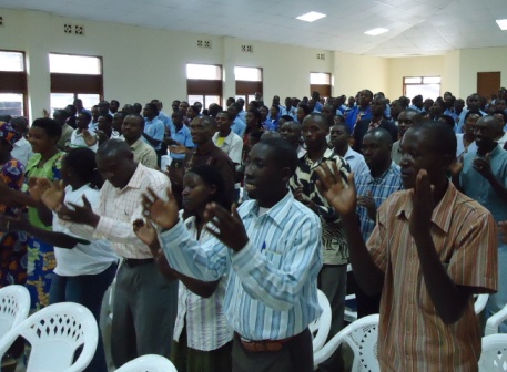 Urubyiruko rwa Karongi n'abanyeshuri ba ETO Kibuye bakira Minisitiri w'Urubyiruko