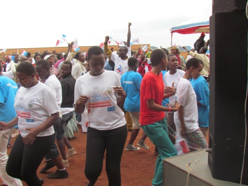 Urubyiruko narwo rwari rwitabiriye iki gikorwa ku bwinshi.