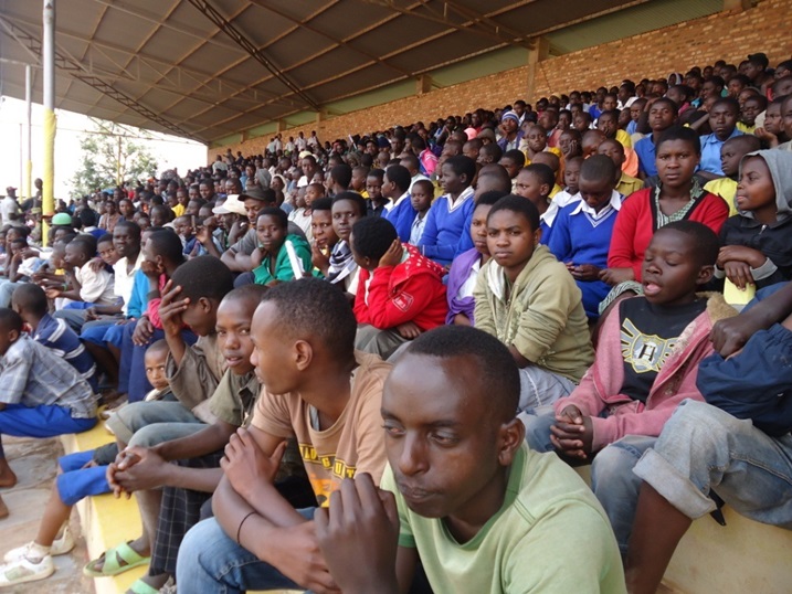 Urubyiruko rwari rwitabiriye ari rwinshi.