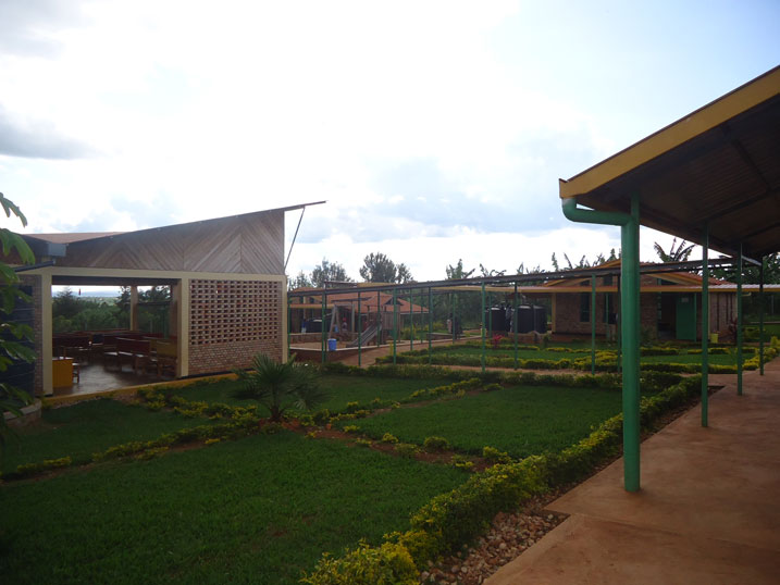 Urugo mbonezamikurire rwa Nyagatovu rwubatswe ku nkunga y'umufasha w'umukuru w'igihugu Jeannette Kagame binyuze mu muryango Imbuto Foundation, rukaba rwaratewe inkunga na UNICEF Rwanda.