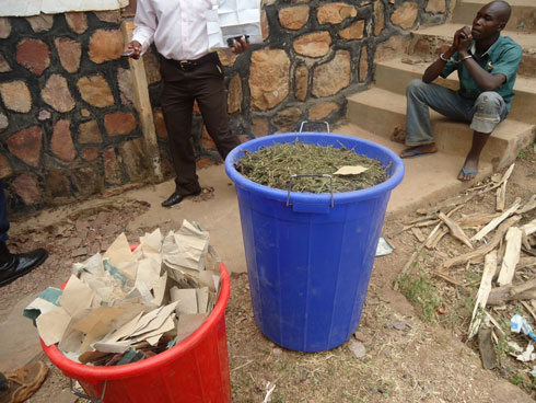 Urumogi rwose rwahise ruyorwa ndetse n'ibipapuro arupfunyikamo bijyanywa kuri Polisi.