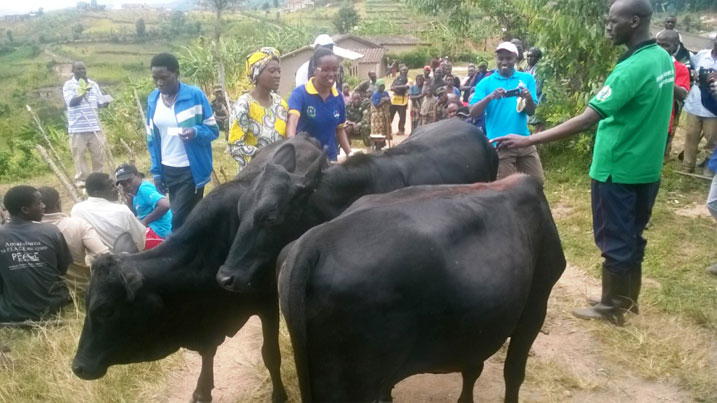 Urwo rubyiruko rwasoje ukwezi k'urubyiruko rworoza rworoza abantu batatu.