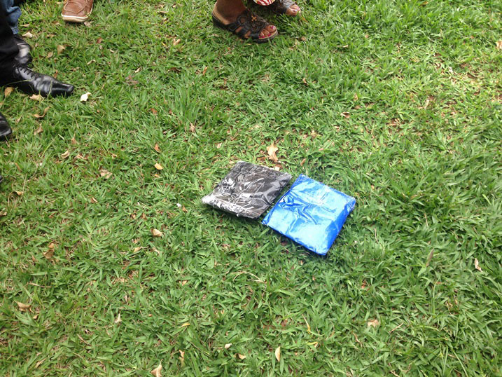 Udupfunyika Polisi ivuga ko yafatanye Hasifa yahishe mu kenda k'imbere ariko we yabihakanye.