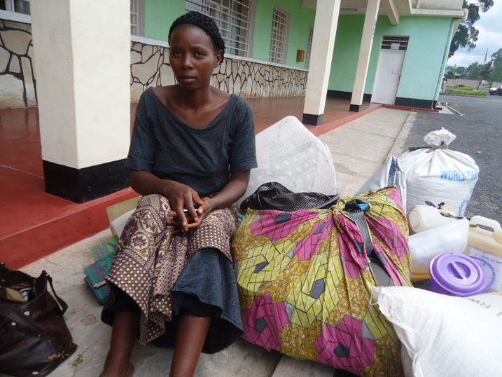 Uwamahoro ari ku biro by