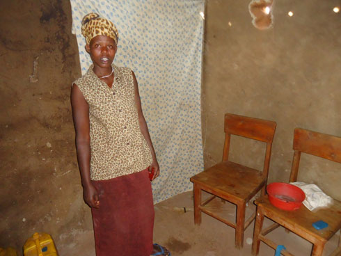 Uwamariya Dancille acumbikiwe mu gikoni n'abaturanyi be.