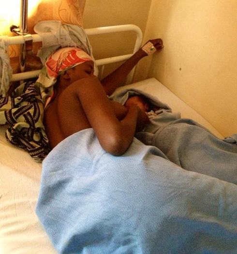 Uyu mubyeyi Uwamariya Leoncille, akeneye ubufasha.