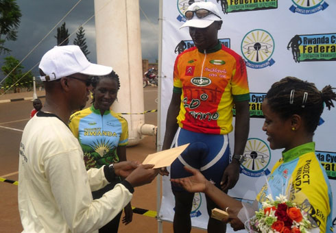Uwamungu Innocent utaritabiriye 'Tour du Rwanda' ya 2012 kubera uburwayi yagarutse ndetse akazayobora ikipe ya Muhabura.