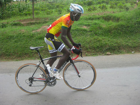 Uwizeyimana Bonaventure waje imbere mu Banyarwanda.