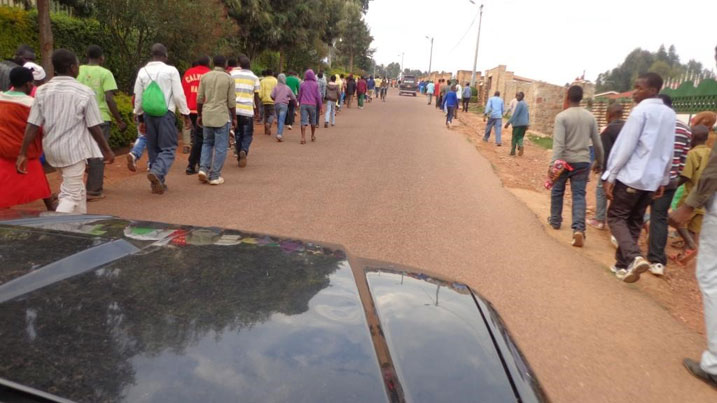 Uwo murongo ni uw'abantu bavuye kureba abahanzi bari guhatana muri PGGSS 4.