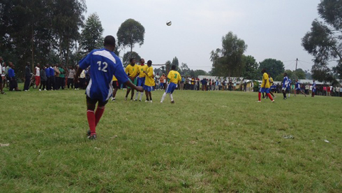 Uwo mukino witabiriwe n'abantu benshi.