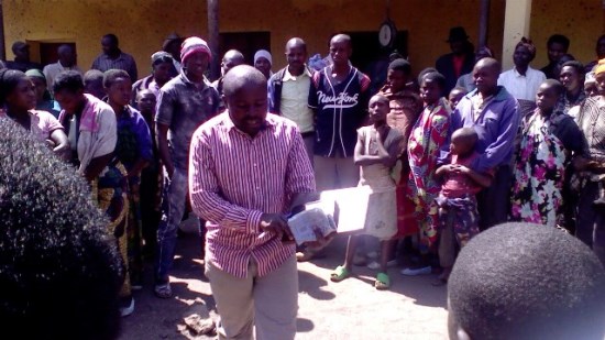 Uwo muvugabutumwa yagera aho agasomera ijambo ry